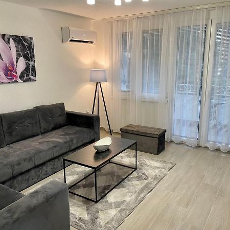 Anet Apartman Visoko Exteriör bild