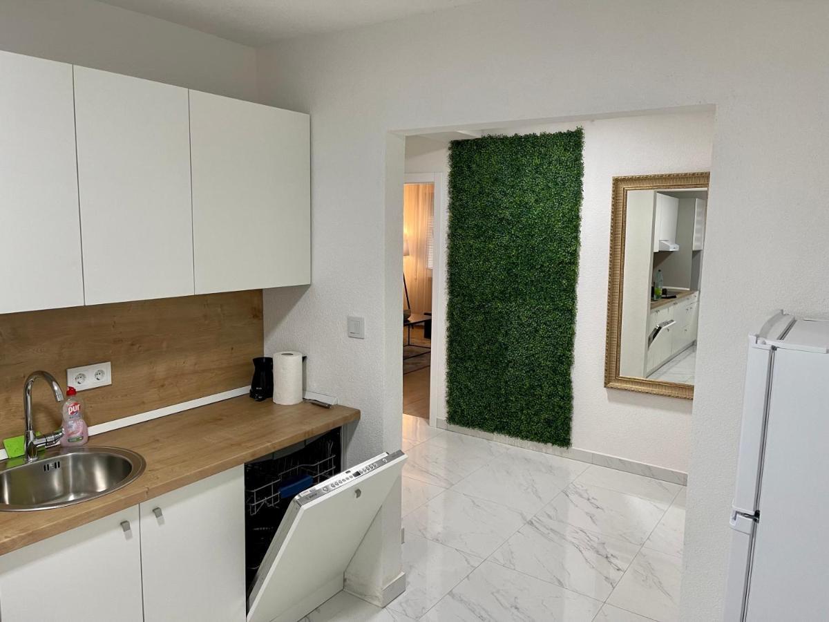Anet Apartman Visoko Exteriör bild